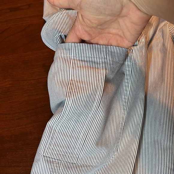 Julie Mitchell Striped Cargo Capris Chambray White Women’s Size 8 - Picture 10 of 13